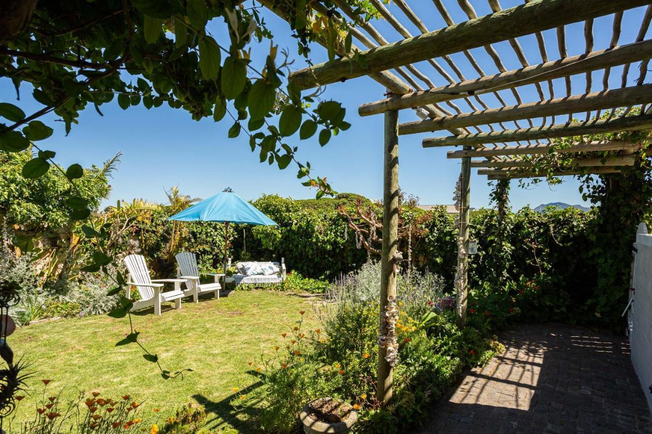 Guinea Fowl House Hotel Kommetjie Exterior photo